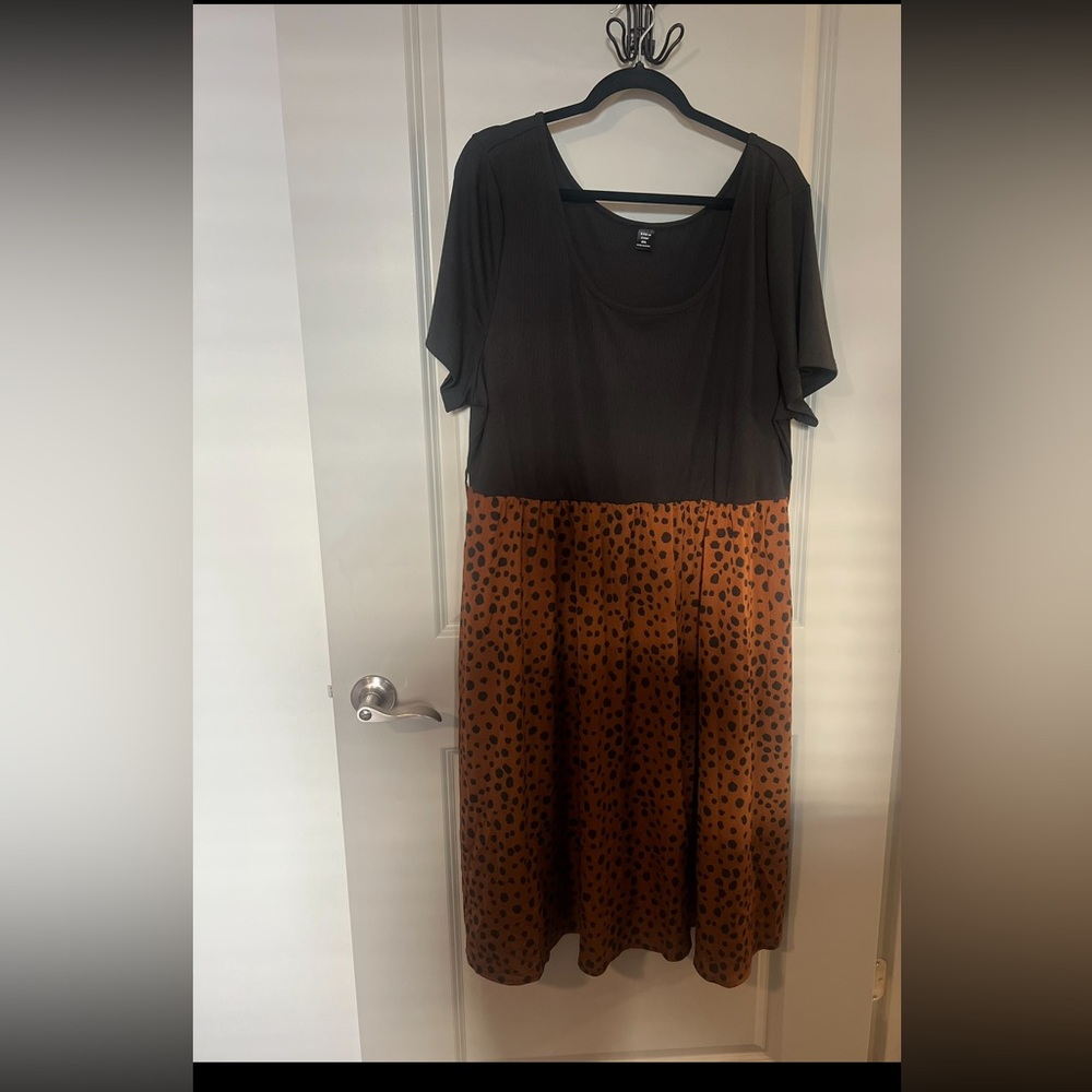SHEIN Cheetah Print and black dress 
Size 5X, fits like a 3/2X
